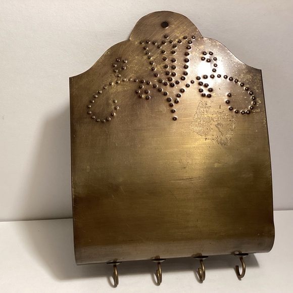 Hand crafted punched brass key / letter holder - Picture 7 of 8